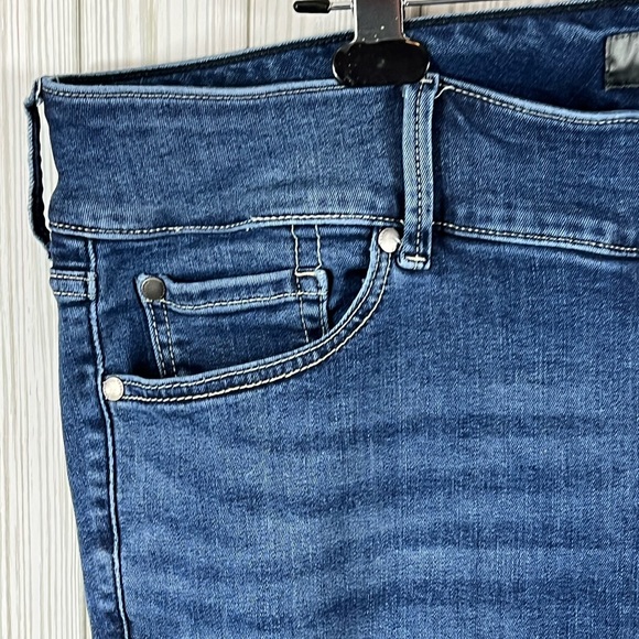 Torrid Jegging Super Soft Stretchy - Picture 6 of 8